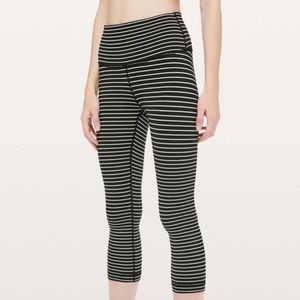 Lululemon striped wunder under crops 21”